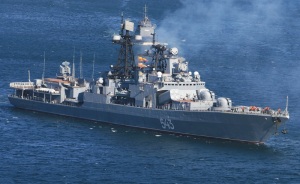 російський корабель зайшов з діловим візитом в іранський порт бендер аббас