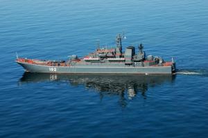 десантний корабель балтійського флоту готується до термінового виходу до берегів сирії